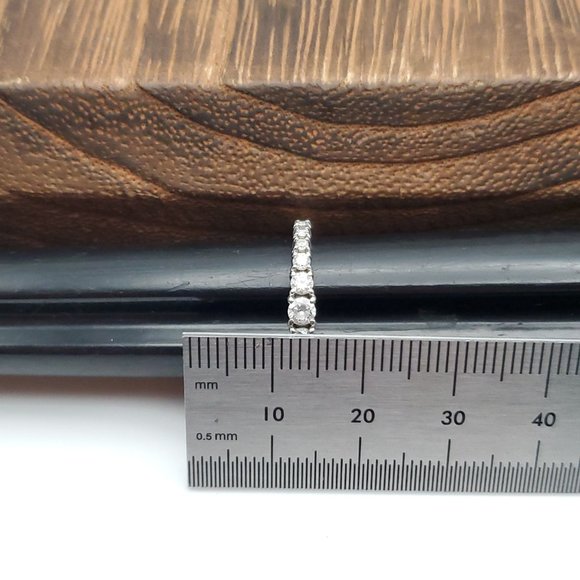 Size 7 925 Sterling Silver Cute Tiered Cubic Zirconia Gemstone Ring - Picture 7 of 8